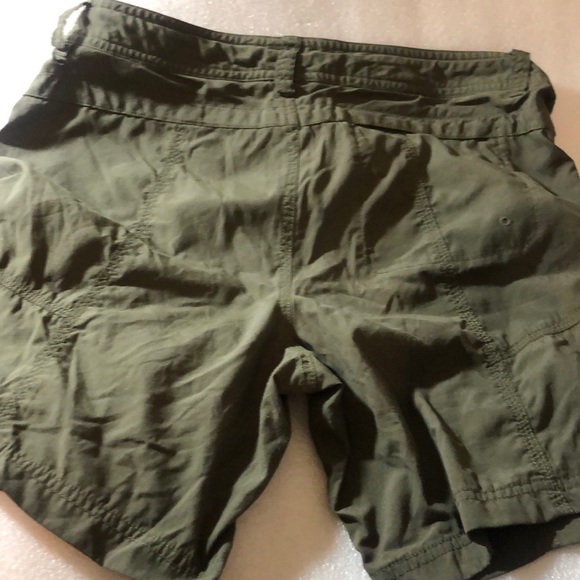 The North Face women's hiking shorts-size 12. Olive green color - Picture 9 of 12